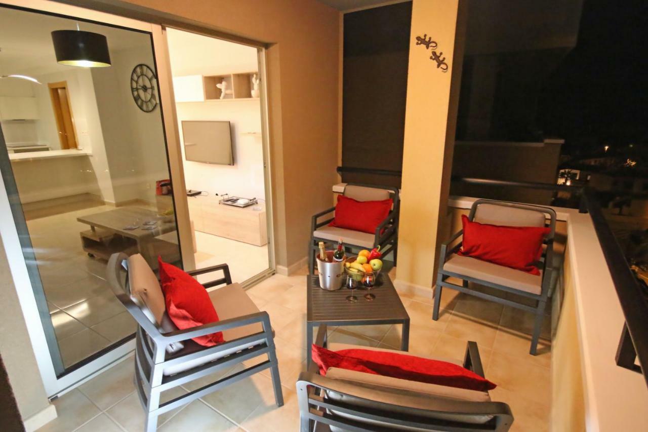 شقة La Perla By Rentmedano Superb Luxury Duplex, Private Roof Terrace, Ocean View, Pool, Wifi And Parking El Médano المظهر الخارجي الصورة