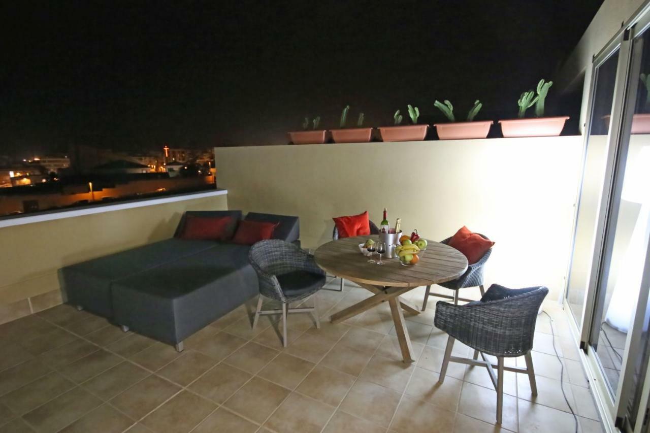 شقة La Perla By Rentmedano Superb Luxury Duplex, Private Roof Terrace, Ocean View, Pool, Wifi And Parking El Médano المظهر الخارجي الصورة
